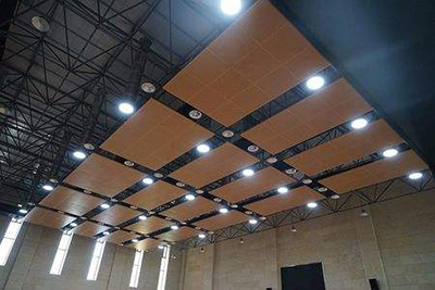 北美高級中學導光管照明